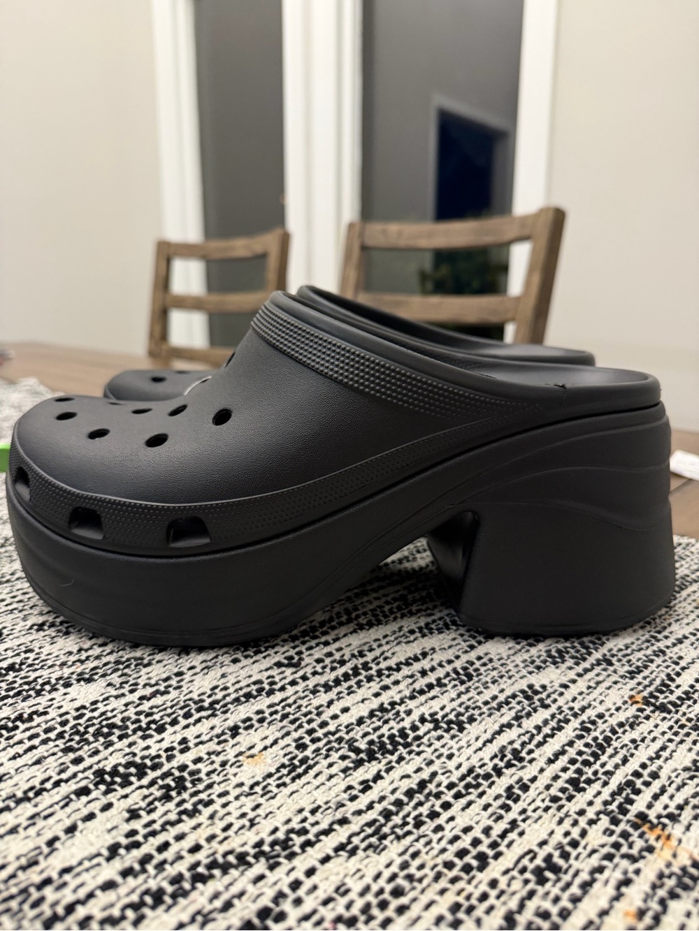 Men’s  Siren Black Chunky NWT Platform Slip On Clogs Size 12